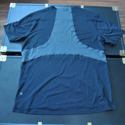 Lululemon Large/X-Large Black & Gray Two-tone Short Sleeve Shirt