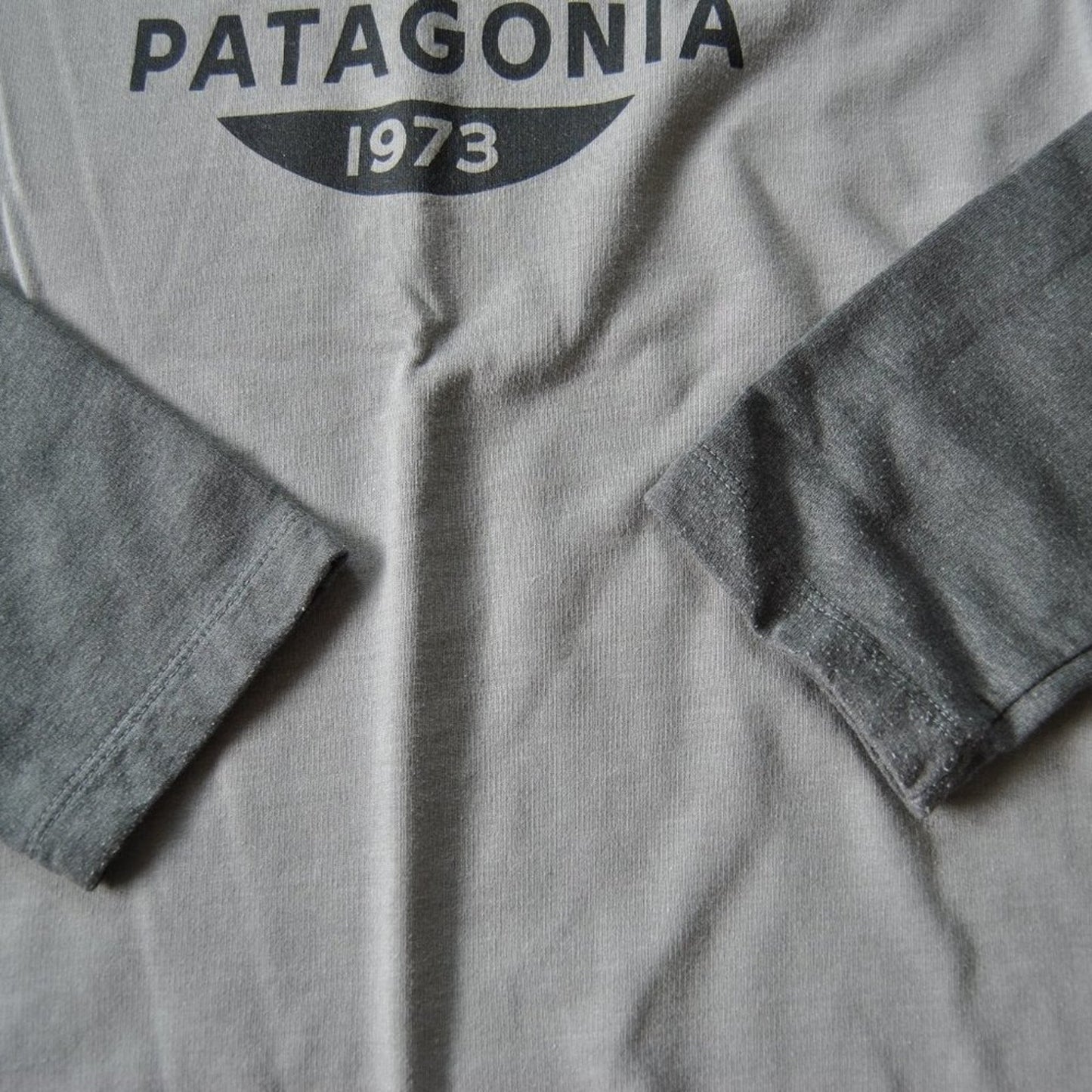 Patagonia Mountain Logo Small Gray Long Sleeve Shirt 1973 Fitz Roy Scope