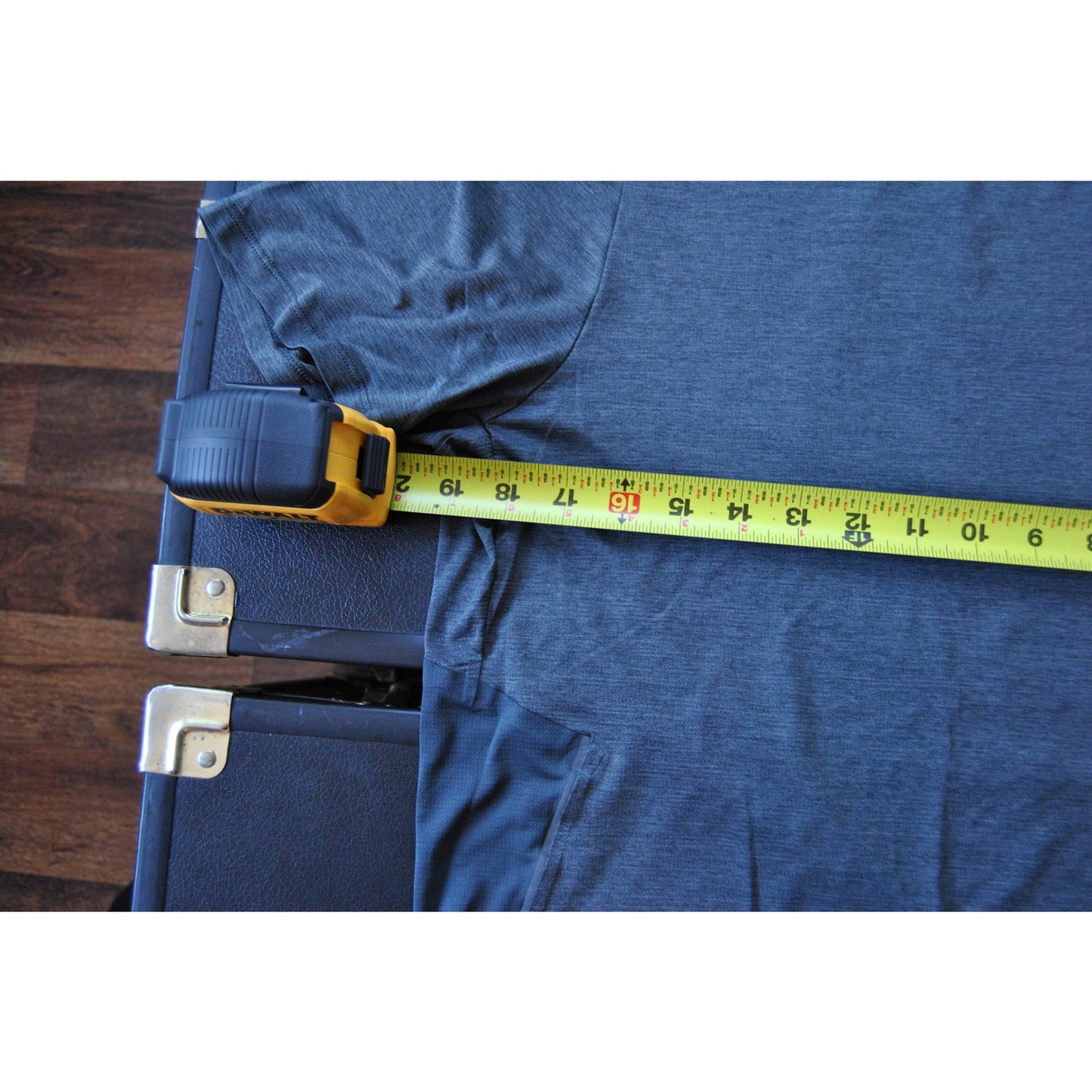 Lululemon Medium/Large Gray & Black Two-tone Short Sleeve Shirt