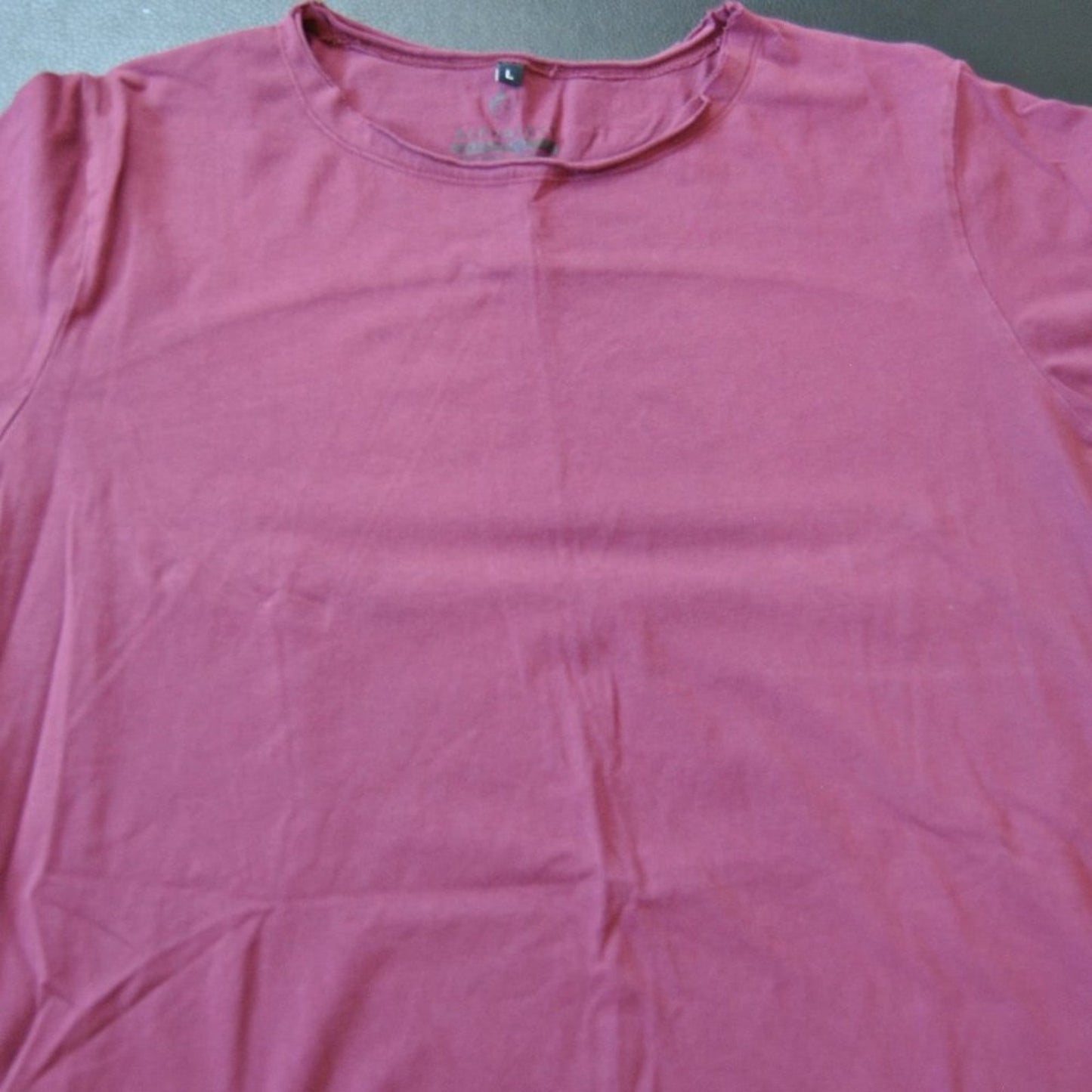 Alphalete Large Maroon/Burgundy Short Front/Long Back Short Sleeve Shirt