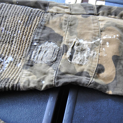 Twenty Two Oz Green Camo with White Paint Splatters Style Pants 42/32