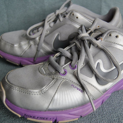 Nike Flywire Quick Fit Silver & Purple Athletic Shoes Size: 7 Women's