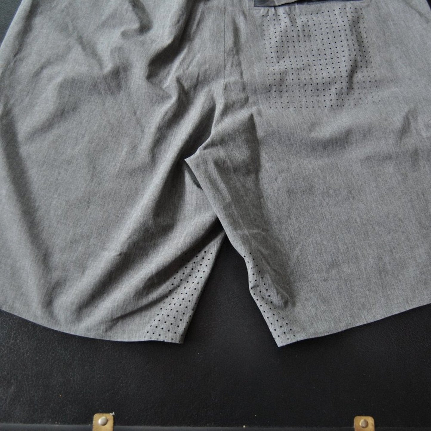 Vuori Sonic Seamless Board Shorts Gray Size 32