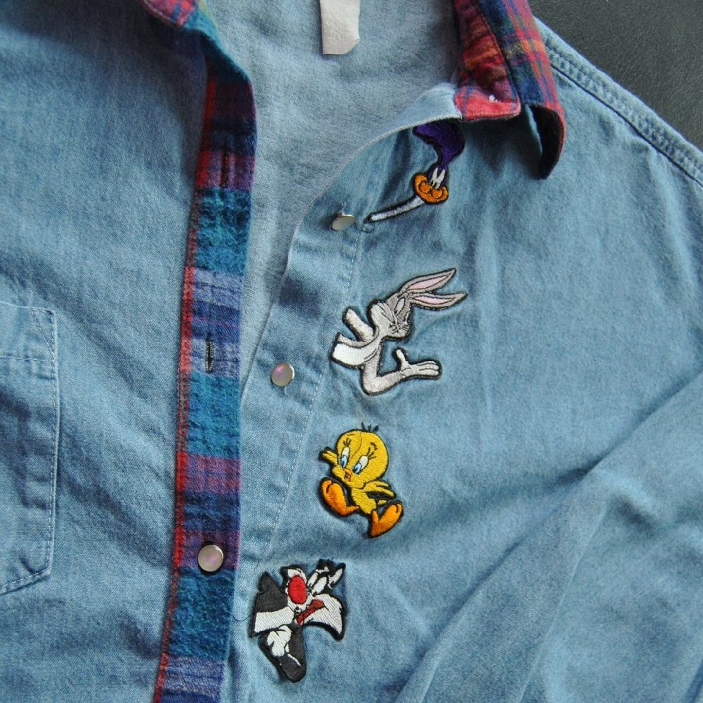 Looney Tunes Medium Jean Button Down Long Sleeve Shirt w/ Flannel Collar