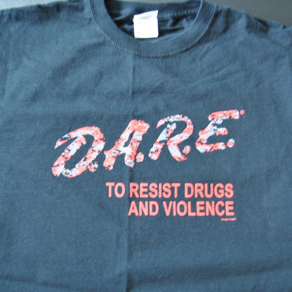 DARE to Resist Drugs & Violence Short Sleeve Shirt Medium Black & Red