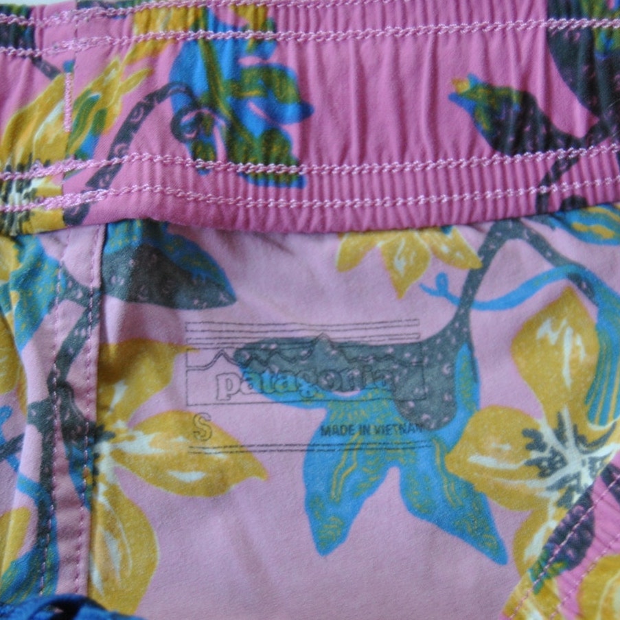 Patagonia Wavefarer Volley Stretch Floral Pink Hybrid Shorts Small