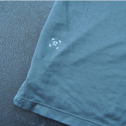 Lululemon Medium/Large Gray & Black Two-tone Short Sleeve Shirt
