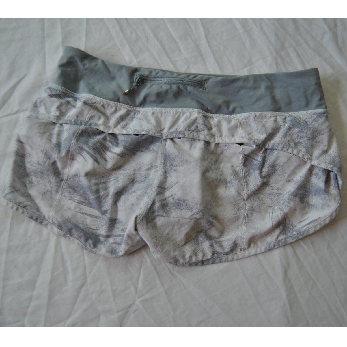 Lululemon Speed Up Low-Rise Lined Short 2.5" Size 8