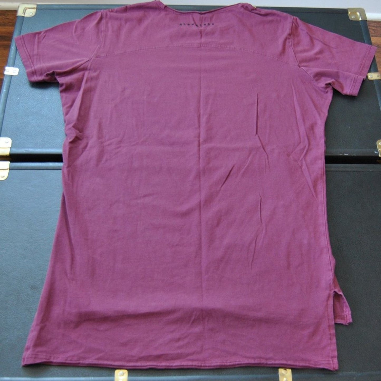 Alphalete Large Maroon/Burgundy Short Front/Long Back Short Sleeve Shirt