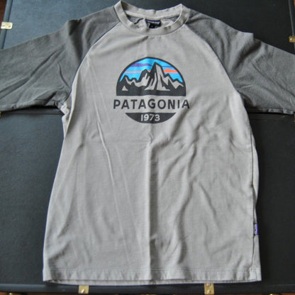 Patagonia Mountain Logo Small Gray Long Sleeve Shirt 1973 Fitz Roy Scope