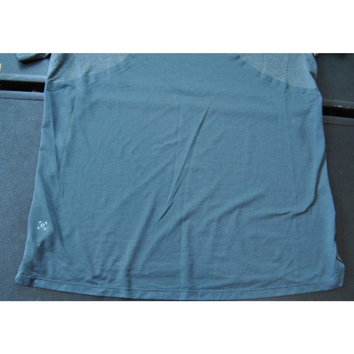 Lululemon Medium/Large Gray & Black Two-tone Short Sleeve Shirt