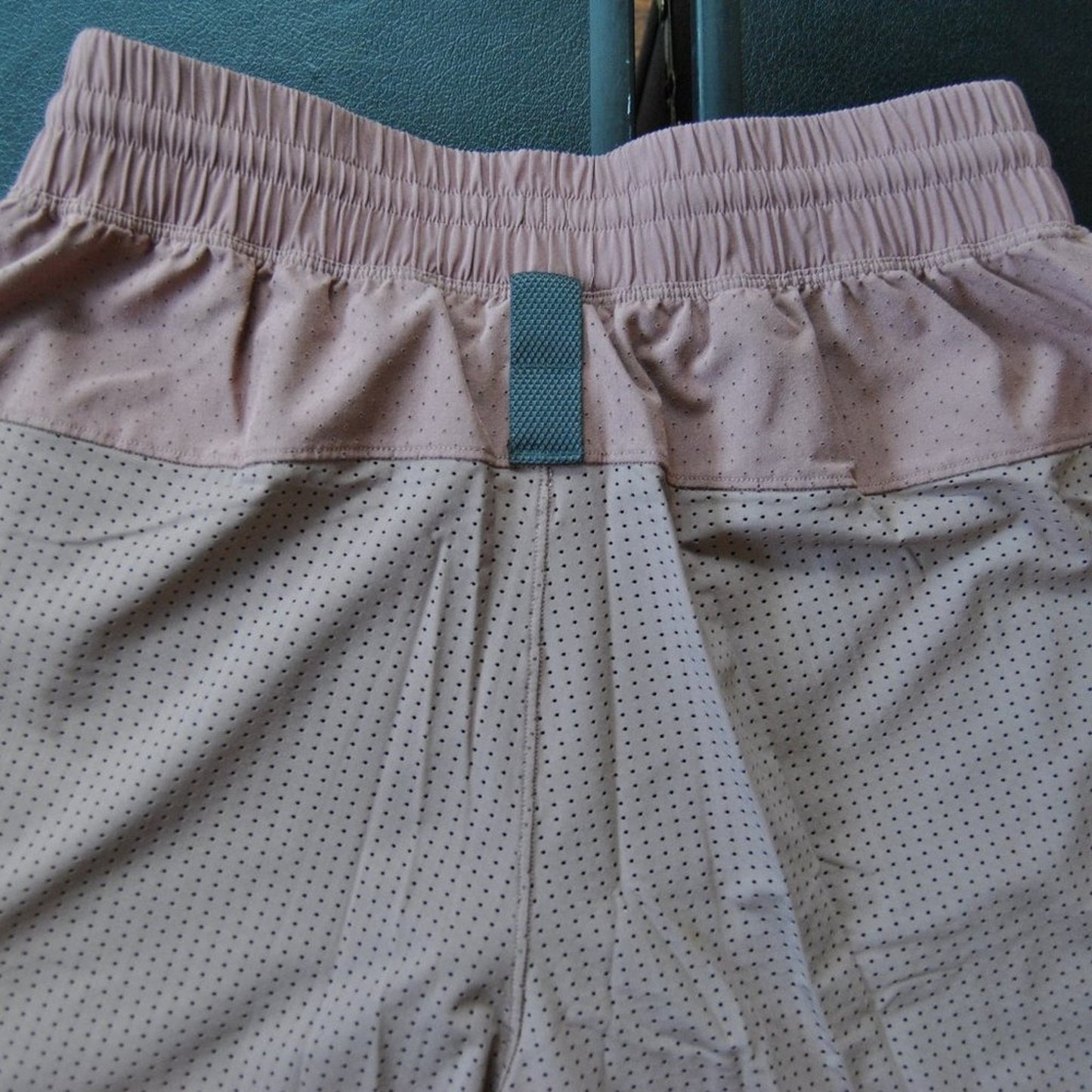 Lululemon Small Step Back Jump Mesh Athletic Short Dust Red 8" Inseam