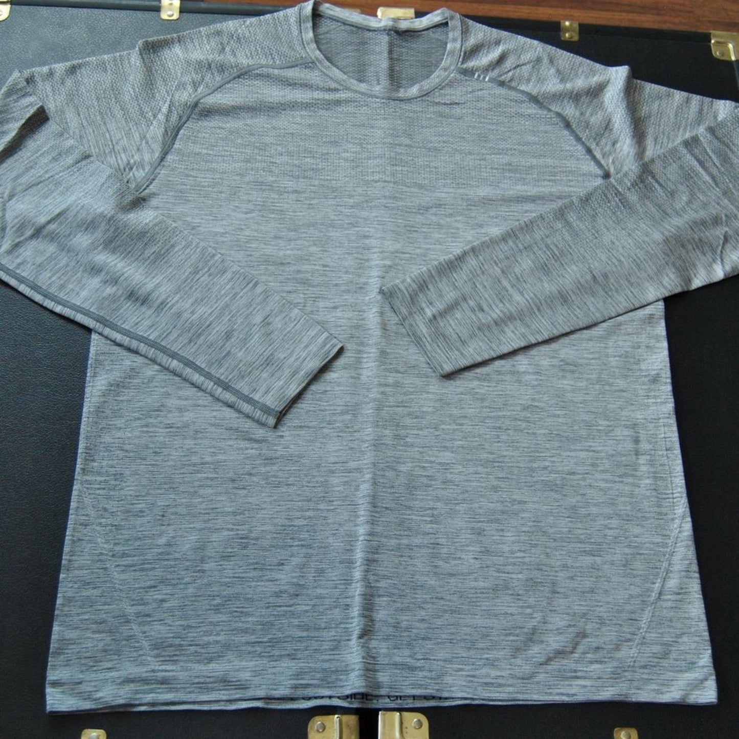 Lululemon Large Light Gray Lightweight Metal Vent Tech Long Sleeve Shirt