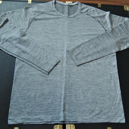 Lululemon Large Light Gray Lightweight Metal Vent Tech Long Sleeve Shirt