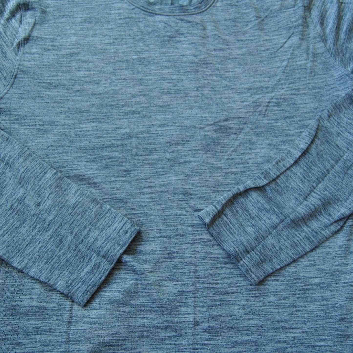 Lululemon Large Gray Lightweight Metal Vent Tech Long Sleeve Shirt