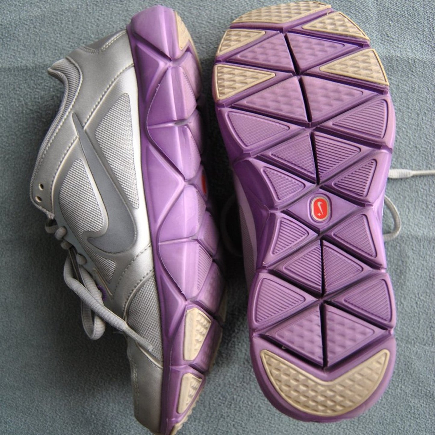 Nike Flywire Quick Fit Silver & Purple Athletic Shoes Size: 7 Women's