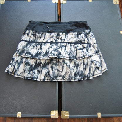 Lululemon Black White Size: 6 Skirt