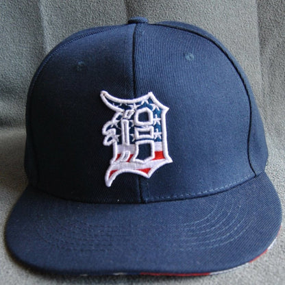 Detroit Tigers American Flag Brim Miller Light Snapback Hat