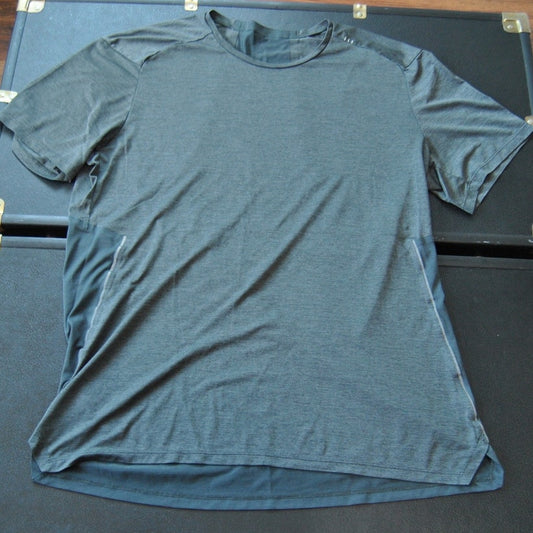 Lululemon Medium/Large Gray & Black Two-tone Short Sleeve Shirt