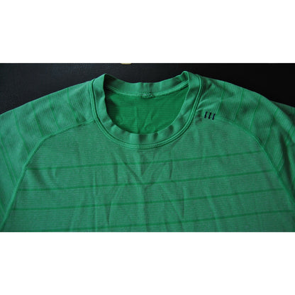 Lululemon Large Fit Green Athletic Short Sleeve Shirt