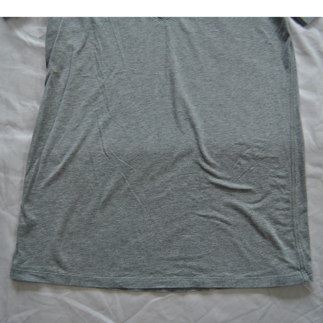 Lululemon Gray Love V-Neck Short Sleeve Shirt X-Small Fit (No Tag)