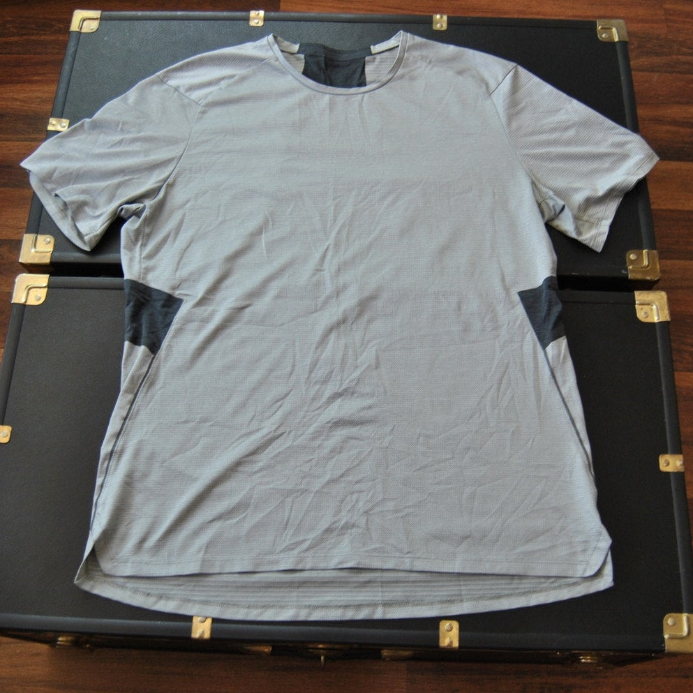 Lululemon Two Toned Gray Short Sleeve Shirt