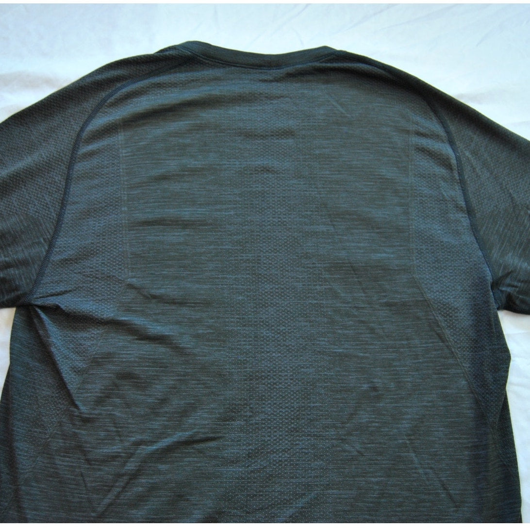 Lululemon Long Sleeve Shirt Medium Dark Gray